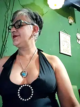 Snapshot of ilonna2025 chatting on October 15, 2025, 11:38 pm ilonna2025 online show from October 15, 2025, 11:38 pm