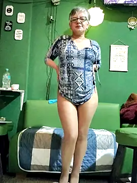 Snapshot of ilonna2025 chatting on October 19, 2025, 8:48 am ilonna2025 online show from October 19, 2025, 8:48 am