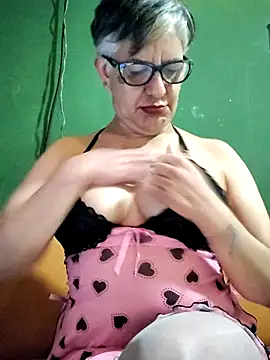 Snapshot of ilonna2025 chatting on November 9, 2025, 11:36 pm ilonna2025 online show from November 9, 2025, 11:36 pm