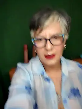 Snapshot of ilonna2025 chatting on November 21, 2025, 9:46 pm ilonna2025 online show from November 21, 2025, 9:46 pm