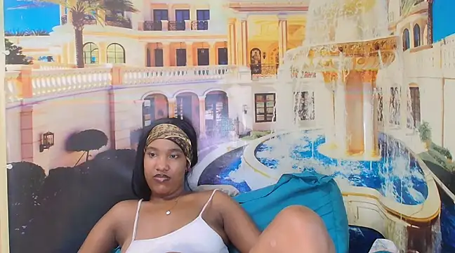 EroticSexyPrada online show from January 27, 2025, 8:39 pm