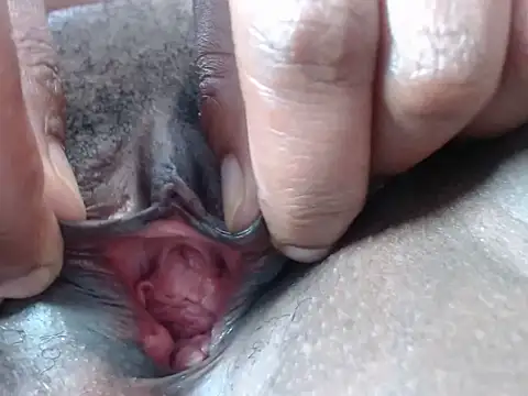 Snapshot of BUBBLYBUNNYxx chatting on October 20, 2025, 6:25 am BUBBLYBUNNYxx online show from October 20, 2025, 6:25 am