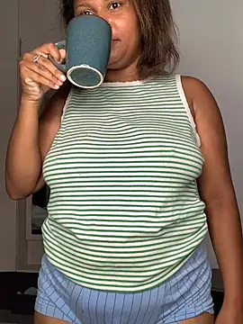 Snapshot of madell chatting on March 5, 2026, 3:35 am madell online show from March 5, 2026, 3:35 am