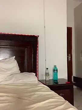 Snapshot of madell chatting on April 3, 2026, 2:31 am madell online show from April 3, 2026, 2:31 am