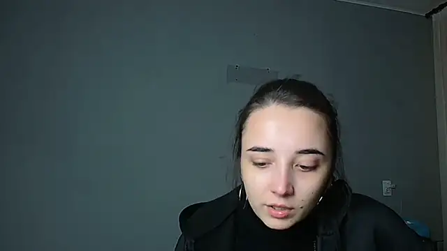 Eva Gloryy online show from November 23, 2025, 5:57 pm