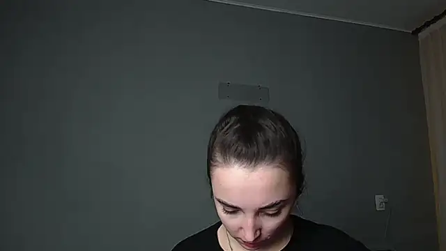 Eva Gloryy online show from April 3, 2026, 4:38 pm