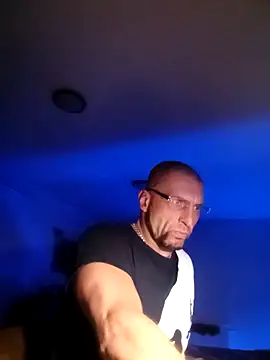 bobbuilder77pl online show from January 29, 2025, 3:33 am