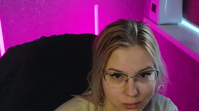 HotBrandyX online show from March 10, 2025, 2:50 am