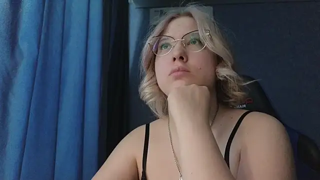 HotBrandyX online show from April 13, 2026, 3:34 am