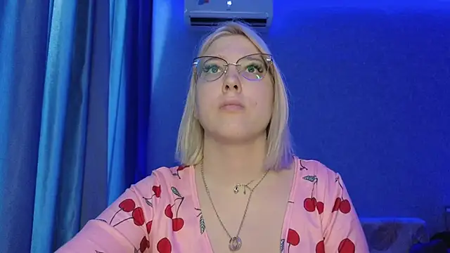 HotBrandyX online show from June 12, 2026, 10:03 am
