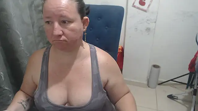 Snapshot of Yohis_Kiut25 chatting on July 6, 2026, 5:04 am Yohis Kiut25 online show from July 6, 2026, 5:04 am