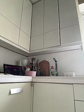 sweetflowers69 online show from April 3, 2026, 11:41 am