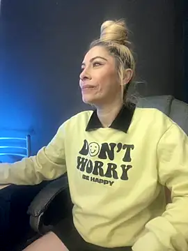 viktoria davis  online show from November 27, 2025, 12:24 am