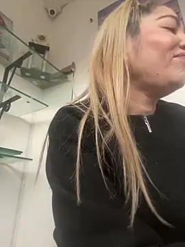 viktoria davis  online show from February 22, 2026, 9:46 pm