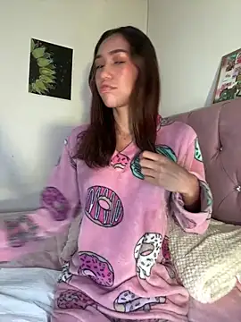 Snapshot of zoe_storm chatting on March 18, 2025, 6:04 pm zoe storm online show from March 18, 2025, 6:04 pm