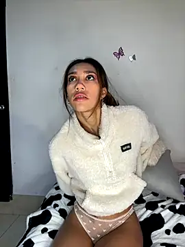 Snapshot of zoe_storm chatting on December 3, 2025, 11:36 pm zoe storm online show from December 3, 2025, 11:36 pm