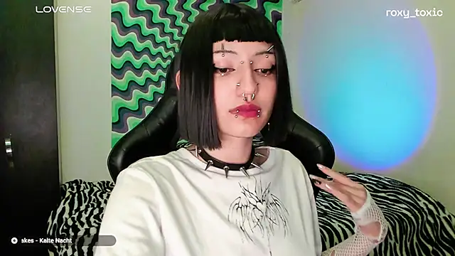 roxy toxic online show from March 19, 2025, 1:54 am