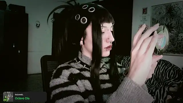 roxy toxic online show from April 3, 2026, 1:25 am