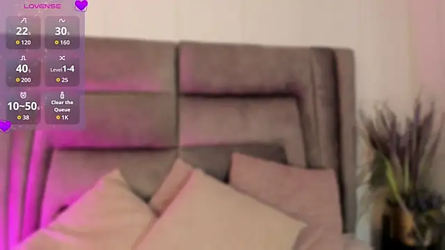 DannaJhonson1 online show from February 4, 2026, 7:09 pm