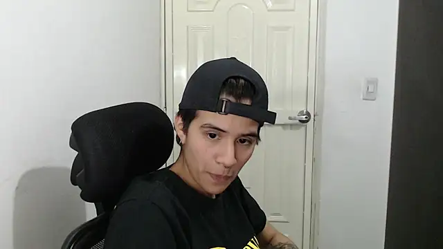 Snapshot of Dha_lia0 chatting on January 20, 2025, 4:32 am Dha lia0 online show from January 20, 2025, 4:32 am