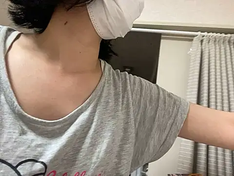 Snapshot of riri_riri_jp chatting on October 6, 2025, 11:40 am riri riri jp online show from October 6, 2025, 11:40 am