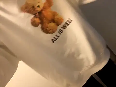 Snapshot of riri_riri_jp chatting on November 4, 2025, 10:03 am riri riri jp online show from November 4, 2025, 10:03 am