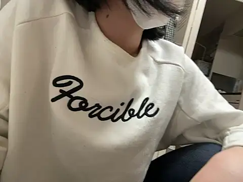 Snapshot of riri_riri_jp chatting on May 24, 2026, 12:21 pm riri riri jp online show from May 24, 2026, 12:21 pm