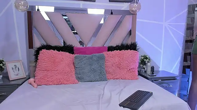 Snapshot of Gletty_noa chatting on February 6, 2025, 7:45 am Gletty noa online show from February 6, 2025, 7:45 am