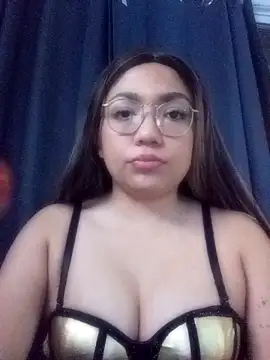 Snapshot of criscrispdv chatting on May 2, 2026, 12:37 am criscrispdv online show from May 2, 2026, 12:37 am