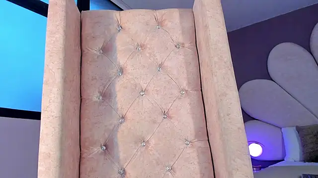 Snapshot of ValeriaOrtega chatting on October 15, 2025, 11:43 am ValeriaOrtega online show from October 15, 2025, 11:43 am