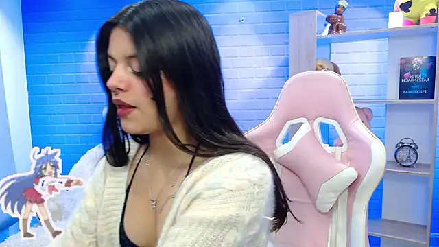 ashley cute77 online show from November 14, 2025, 10:14 am