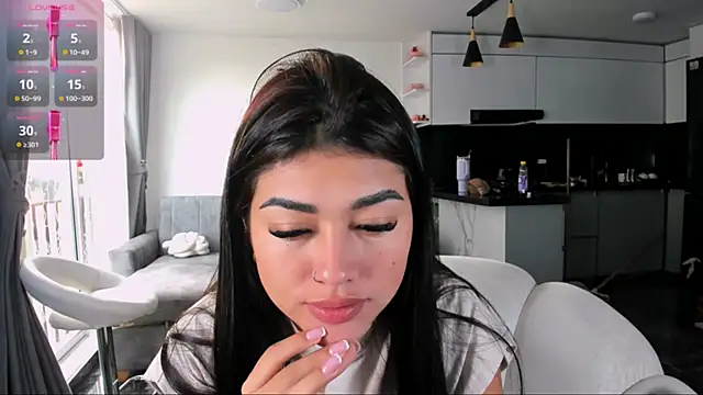 1lubonnie online show from November 17, 2025, 9:53 pm