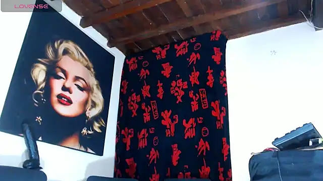 licy blonde hot online show from June 24, 2026, 10:14 am