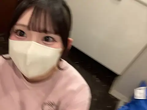 Snapshot of shina_mo_n_ch chatting on November 1, 2025, 7:43 am shina mo n ch online show from November 1, 2025, 7:43 am