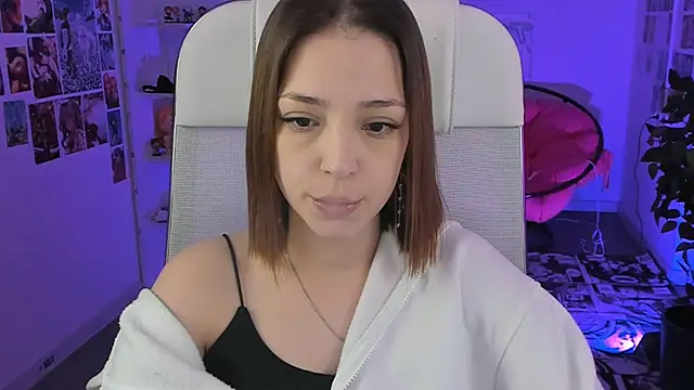 PamBeesly online show from December 22, 2025, 3:20 pm