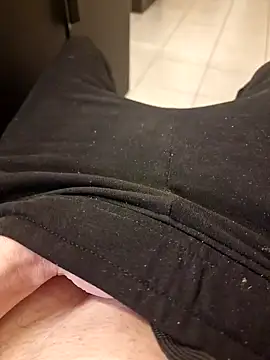 Snapshot of guilove5 chatting on January 18, 2025, 7:15 pm guilove5 online show from January 18, 2025, 7:15 pm