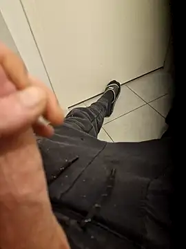 Snapshot of guilove5 chatting on January 26, 2025, 1:25 pm guilove5 online show from January 26, 2025, 1:25 pm