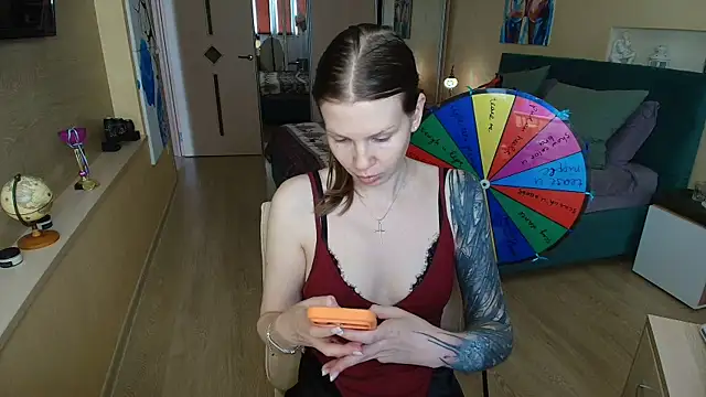 Snapshot of ReginaSparkle chatting on June 19, 2026, 9:35 am ReginaSparkle online show from June 19, 2026, 9:35 am