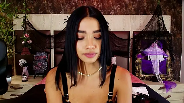 Snapshot of Bella_Smiith_ chatting on November 1, 2025, 7:27 pm Bella Smiith online show from November 1, 2025, 7:27 pm