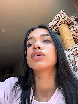 Snapshot of Bella_Smiith_ chatting on November 25, 2025, 3:56 pm Bella Smiith online show from November 25, 2025, 3:56 pm