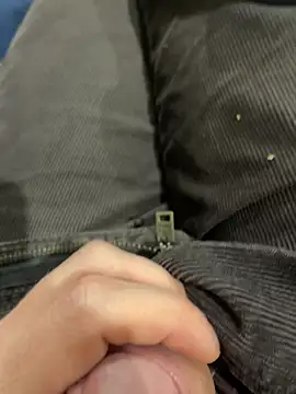 Snapshot of Prolapse_Pig chatting on December 2, 2025, 3:01 am Prolapse Pig online show from December 2, 2025, 3:01 am