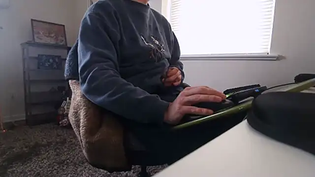 Snapshot of Prolapse_Pig chatting on December 2, 2025, 4:35 pm Prolapse Pig online show from December 2, 2025, 4:35 pm