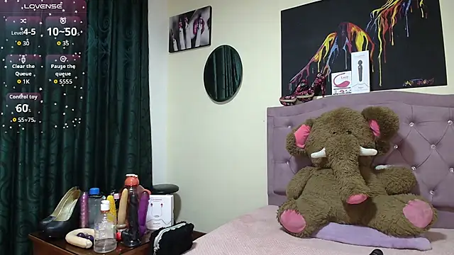 Emmie Hot online show from December 5, 2025, 12:14 pm