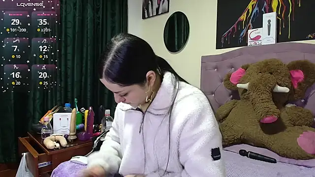 Emmie Hot online show from February 5, 2026, 11:59 am