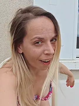 SweetyNinaOff1 online show from May 1, 2026, 1:59 pm