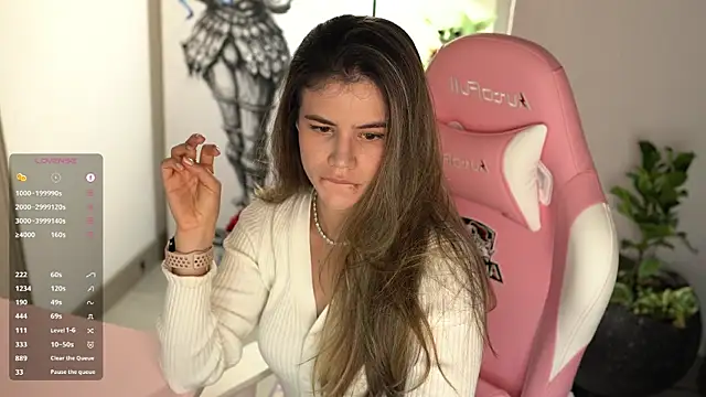 tatiana  cortes18 online show from April 5, 2026, 8:50 pm