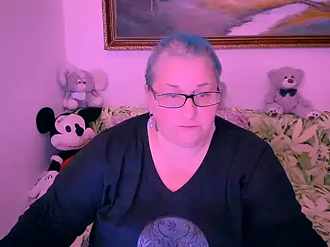 mayamayx online show from October 30, 2025, 3:24 pm