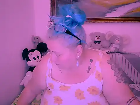 mayamayx online show from November 9, 2025, 7:23 pm