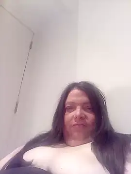 Snapshot of HotHornyEmmaX chatting on February 6, 2025, 6:18 am HotHornyEmmaX online show from February 6, 2025, 6:18 am