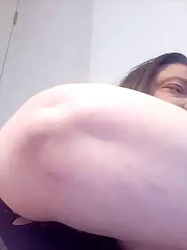 Snapshot of HotHornyEmmaX chatting on February 10, 2025, 12:29 pm HotHornyEmmaX online show from February 10, 2025, 12:29 pm